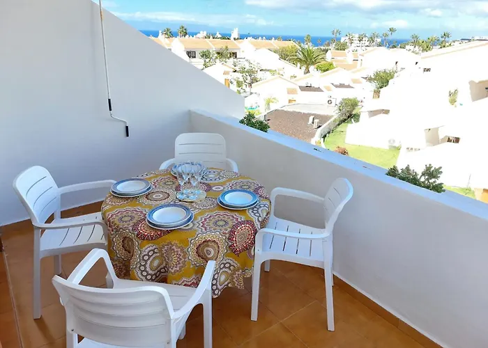 Apartamento Helena En Garden City Con Piscina Climatizada